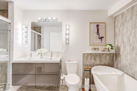 Photo 26 at 890 Wayne Drive, Leslie Valley, Newmarket