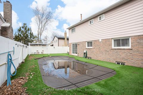 Photo 37 at 890 Wayne Drive, Leslie Valley, Newmarket