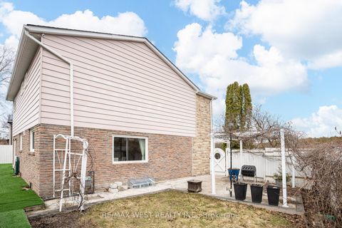 Photo 39 at 890 Wayne Drive, Leslie Valley, Newmarket