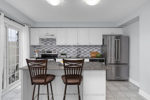 Photo 6 at 15 Kodiak Terrace, Rural Barrie Southwest, Barrie