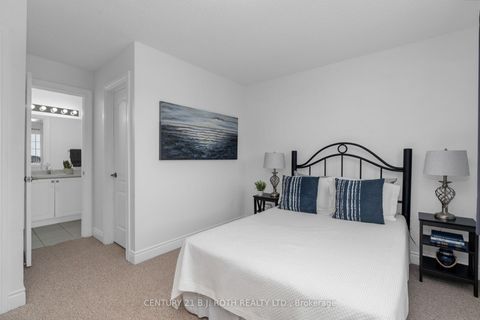 Photo 16 at 15 Kodiak Terrace, Rural Barrie Southwest, Barrie