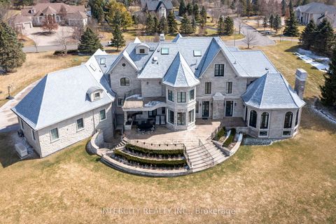 Photo 2 at 20 Orico Court, Kleinburg, Vaughan