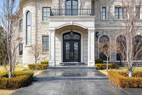 Photo 4 at 20 Orico Court, Kleinburg, Vaughan