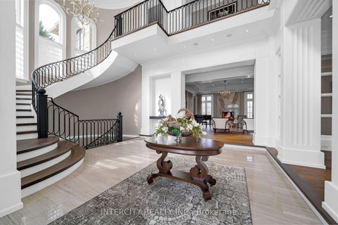 Photo 5 at 20 Orico Court, Kleinburg, Vaughan