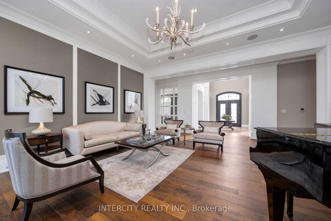 Photo 7 at 20 Orico Court, Kleinburg, Vaughan