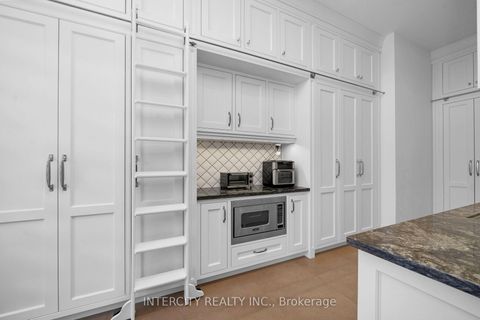 Photo 10 at 20 Orico Court, Kleinburg, Vaughan