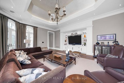 Photo 15 at 20 Orico Court, Kleinburg, Vaughan