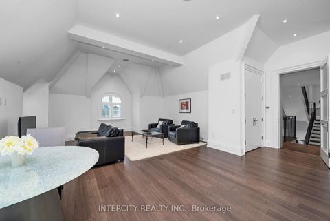 Photo 18 at 20 Orico Court, Kleinburg, Vaughan