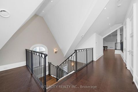 Photo 40 at 20 Orico Court, Kleinburg, Vaughan