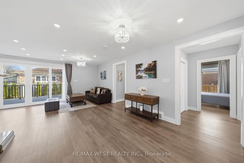 Photo 4 at 104 Great Oak Drive, Rosethorn, Toronto