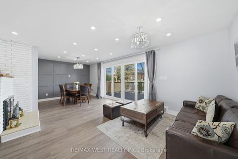 Photo 6 at 104 Great Oak Drive, Rosethorn, Toronto