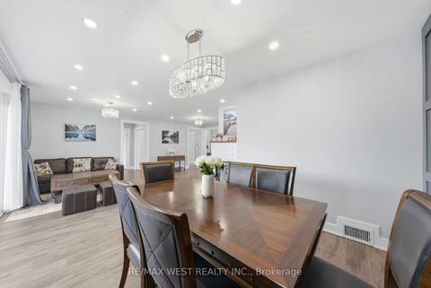 Photo 9 at 104 Great Oak Drive, Rosethorn, Toronto