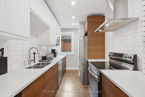 Photo 10 at 104 Great Oak Drive, Rosethorn, Toronto