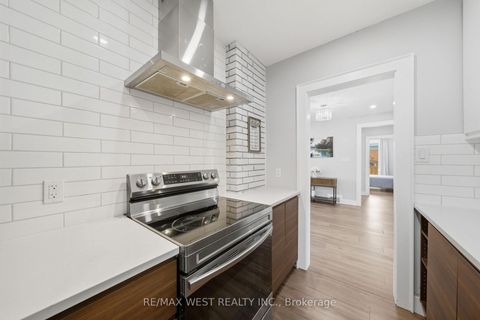 Photo 13 at 104 Great Oak Drive, Rosethorn, Toronto