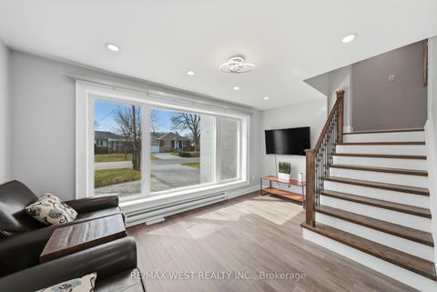 Photo 14 at 104 Great Oak Drive, Rosethorn, Toronto