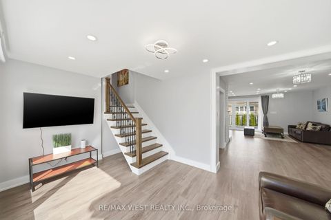 Photo 15 at 104 Great Oak Drive, Rosethorn, Toronto