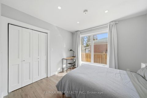 Photo 18 at 104 Great Oak Drive, Rosethorn, Toronto