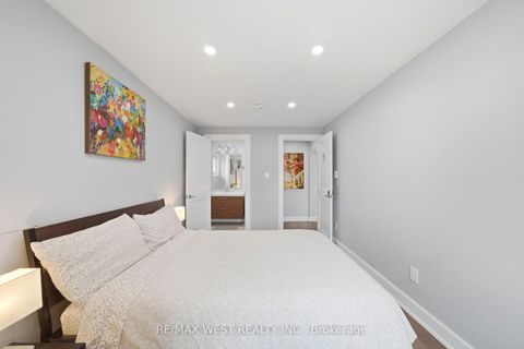 Photo 22 at 104 Great Oak Drive, Rosethorn, Toronto