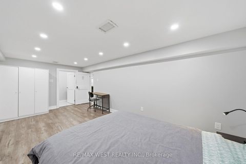 Photo 26 at 104 Great Oak Drive, Rosethorn, Toronto