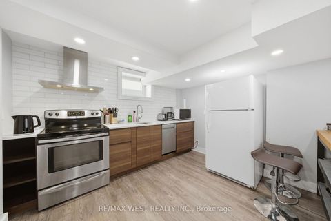 Photo 29 at 104 Great Oak Drive, Rosethorn, Toronto