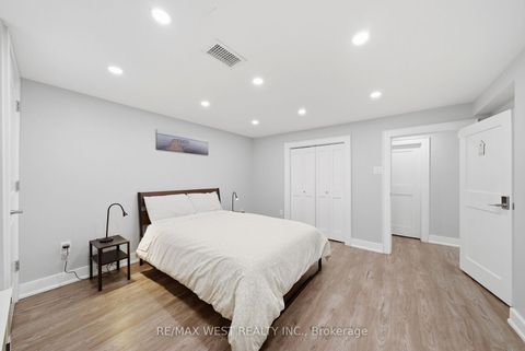 Photo 34 at 104 Great Oak Drive, Rosethorn, Toronto