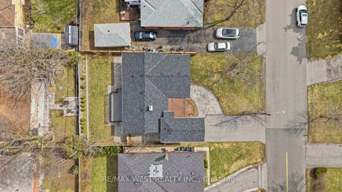 Photo 40 at 104 Great Oak Drive, Rosethorn, Toronto