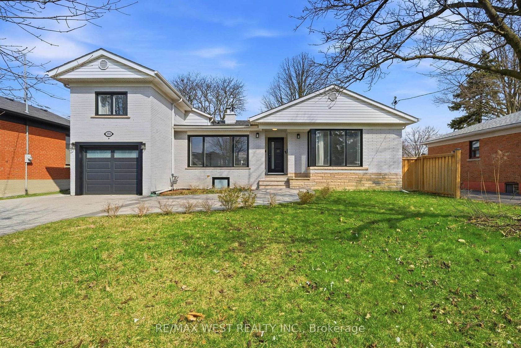 104 Great Oak Drive, Rosethorn, Toronto photo number 2