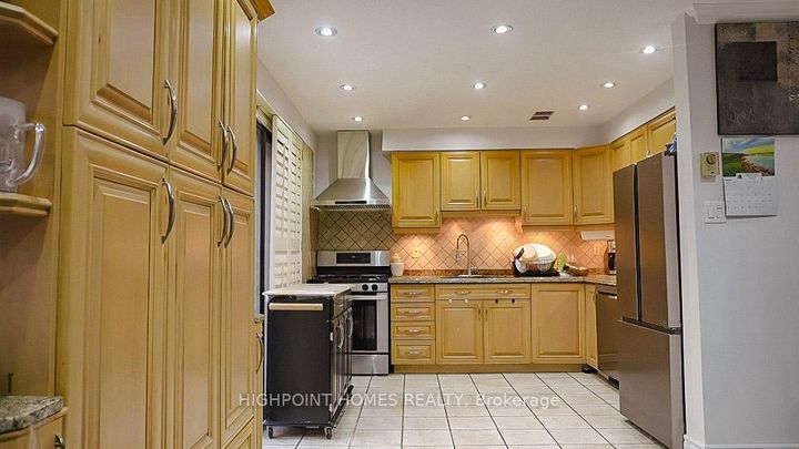 Photo 3 at 14 Large Court, Westgate, Brampton