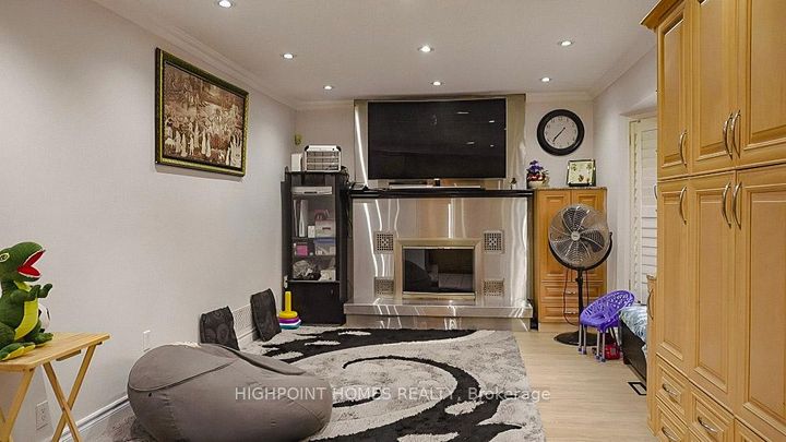 Photo 5 at 14 Large Court, Westgate, Brampton