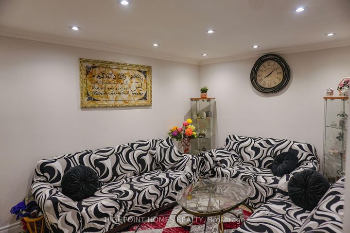 Photo 22 at 14 Large Court, Westgate, Brampton