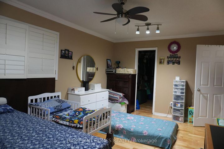 Photo 26 at 14 Large Court, Westgate, Brampton