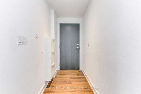 Photo 1 at 302 - 6 Parkwood Avenue, Casa Loma, Toronto