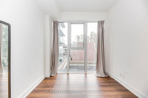 Photo 12 at 302 - 6 Parkwood Avenue, Casa Loma, Toronto