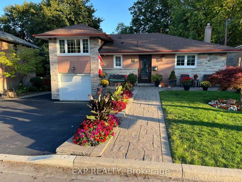 Photo 1 at 77 Letchworth Crescent, CFB, Toronto