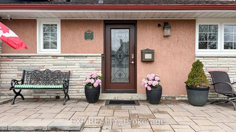Photo 3 at 77 Letchworth Crescent, CFB, Toronto