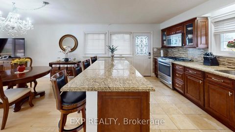 Photo 11 at 77 Letchworth Crescent, CFB, Toronto