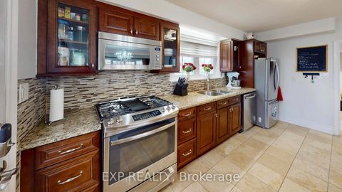 Photo 13 at 77 Letchworth Crescent, CFB, Toronto