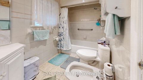 Photo 19 at 77 Letchworth Crescent, CFB, Toronto