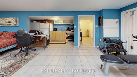 Photo 30 at 77 Letchworth Crescent, CFB, Toronto