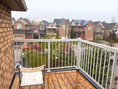 Photo 14 at 103 Antique Drive, Oak Ridges Lake Wilcox, Richmond Hill