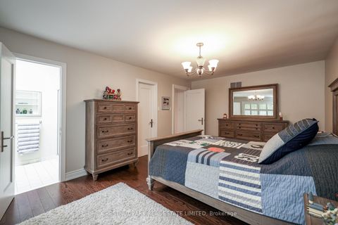 Photo 33 at 16 Sagewood Drive, Don Mills, Toronto