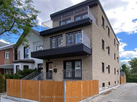 Photo 1 at 41 Rolyat Street, Bellwoods, Toronto