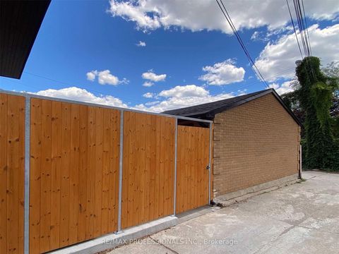 Photo 2 at 41 Rolyat Street, Bellwoods, Toronto