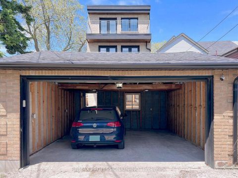 Photo 3 at 41 Rolyat Street, Bellwoods, Toronto