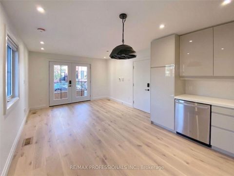 Photo 10 at 41 Rolyat Street, Bellwoods, Toronto