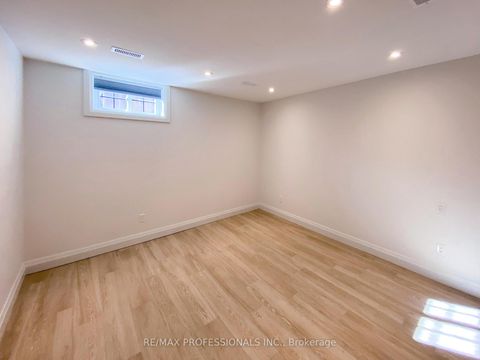 Photo 12 at 41 Rolyat Street, Bellwoods, Toronto