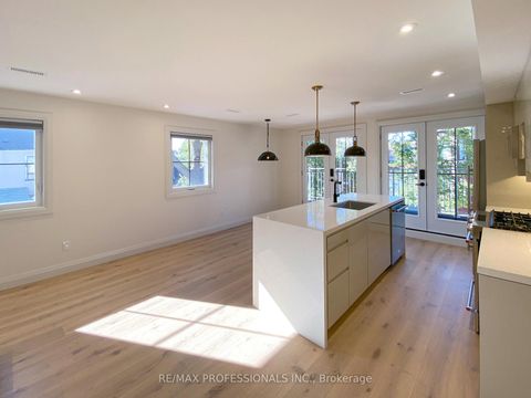 Photo 13 at 41 Rolyat Street, Bellwoods, Toronto