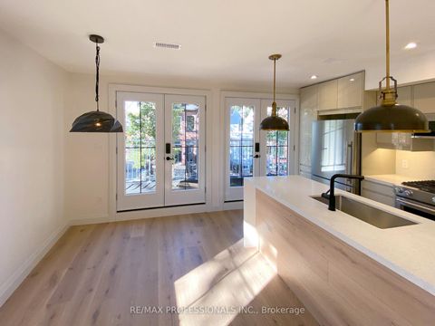 Photo 14 at 41 Rolyat Street, Bellwoods, Toronto