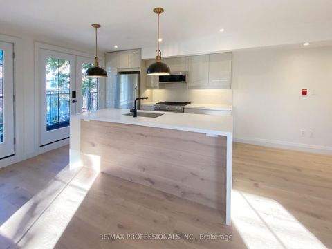 Photo 17 at 41 Rolyat Street, Bellwoods, Toronto