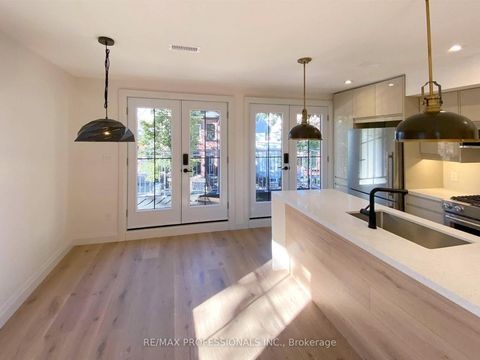 Photo 20 at 41 Rolyat Street, Bellwoods, Toronto
